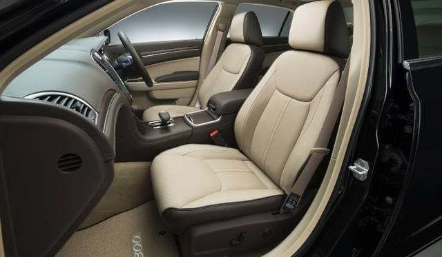 <strong>Chrysler 300｜クライスラー 300</strong>