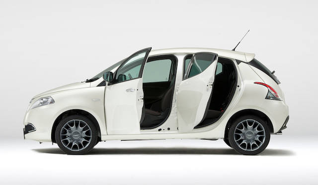 <strong>Chrysler Ypsilon｜クライスラー イプシロン</strong>