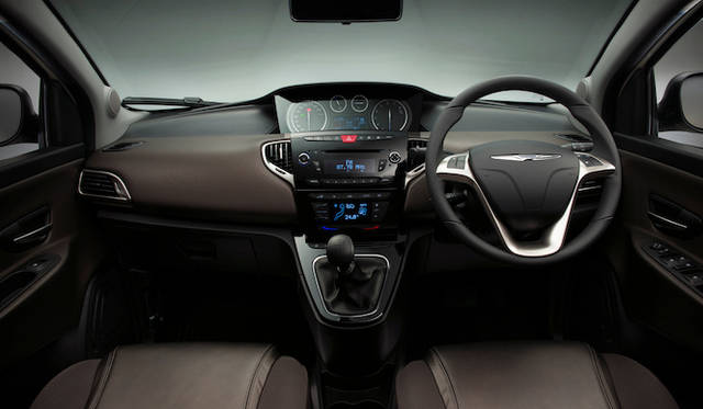 <strong>Chrysler Ypsilon｜クライスラー イプシロン</strong>