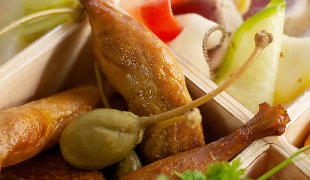 <strong>en.terrible│アンテリブル</strong>　「ウズラのもも肉のスモーク」