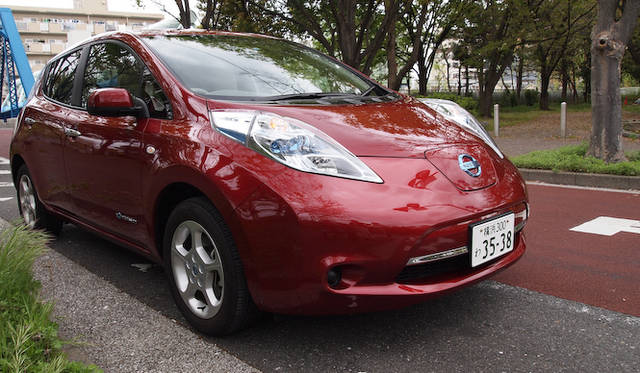 <strong>NISSAN LEAF｜日産リーフ</strong>