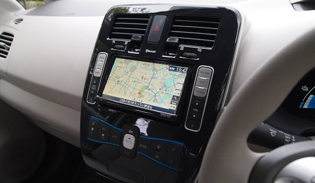 <strong>NISSAN LEAF｜日産リーフ</strong>