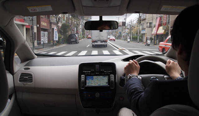 <strong>NISSAN LEAF｜日産リーフ</strong><br />取材時の移動はもとより、実際に購入した場合を想定して、荷物の運搬や買い物などに、幅広く活躍してくれた