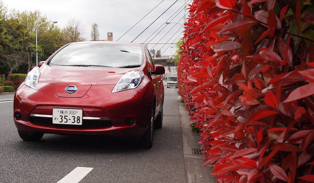 <strong>NISSAN LEAF｜日産リーフ</strong>