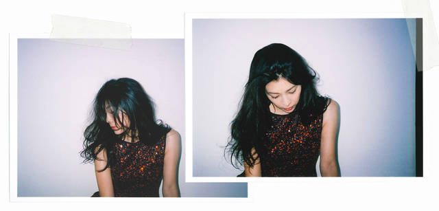 <strong>GIORGIO ARMANI｜ジョルジオ アルマーニ</strong><br />「女性らしい身体のラインを作って見せてくれる服だな、と思いました」。ドレス 78万7500円（ともにジョルジオ アルマーニ／ジョルジオ アルマーニ ジャパン Tel. 03-6274-7070）