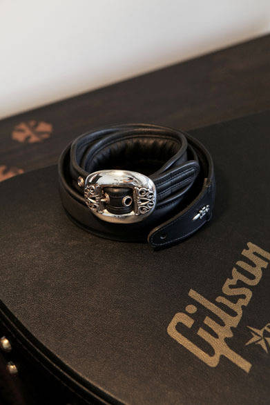 CHROME HEARTS｜新作アイテムのギターストラップが入荷