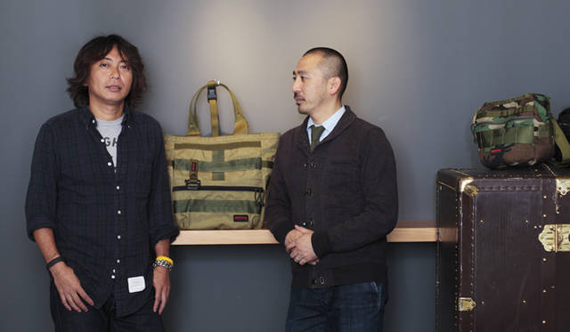 <strong>BRIEFING｜ブリーフィング</strong> ブリーフィングのクリエイティブディレクターである小雀新秀氏（左）と、ルモアズのディレクター、松本博幸氏