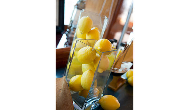 <strong>Schweppes｜シュウェップス</strong>　