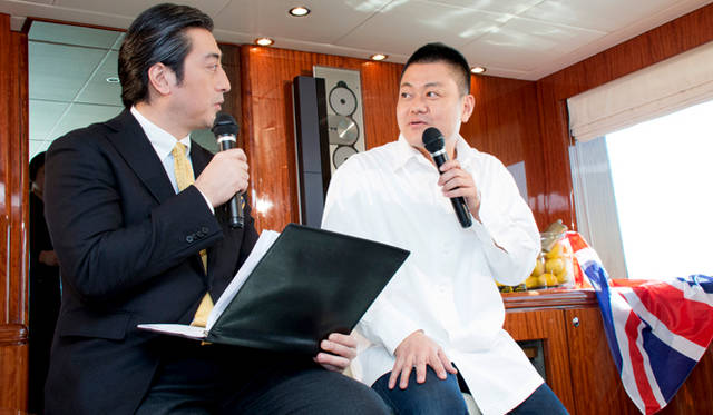 <strong>Schweppes｜シュウェップス</strong>　トークショーでは、“ビタースイート”な味にかんするさまざまなトリビアが登場した