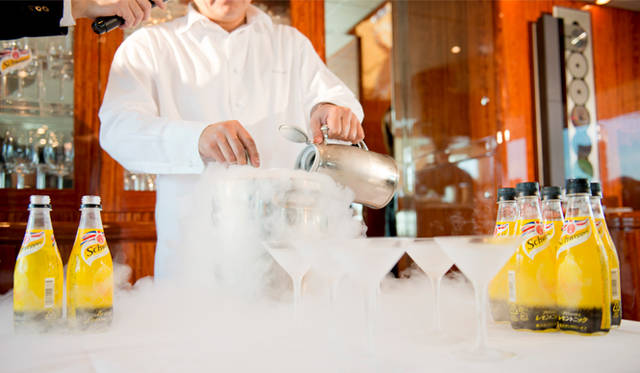 <strong>Schweppes｜シュウェップス</strong>　