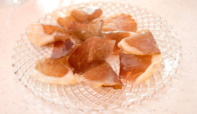 <strong>Schweppes｜シュウェップス</strong>　世界最高の生ハム「クラテッロ」