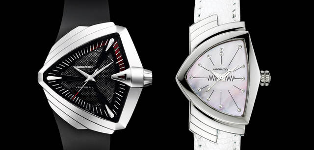 <strong>HAMILTON｜ハミルトン</strong><br />「ハミルトン ビハインド・ザ・カメラ・アワード」の受賞者に贈られたベンチュラ。左／ベンチュラ XXL （ステンレススチールケース・ケース幅46mm、機械式自動巻き、ブラックラバーストラップ） H24655331　12万6000円　右／レディ ベンチュラ（ステンレススチールケース・ケース幅24mm、マザーオブパールダイヤル、クォーツ、ホワイトカーフストラップ）　H24211852  8万4000円