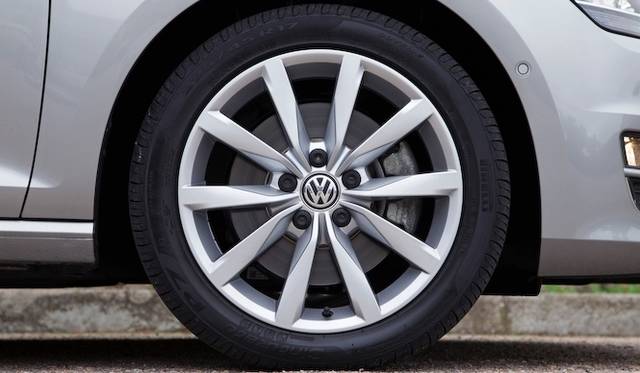 <strong>Volkswagen Golf 1.4 TSI｜フォルクスワーゲン ゴルフ 1.4 TSI</strong><br />試乗車は225/45 R17サイズのタイヤを装着していた