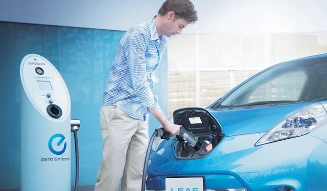 <strong>Nissan Leaf｜日産 リーフ</strong>