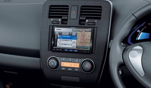 <strong>Nissan Leaf｜日産 リーフ</strong>