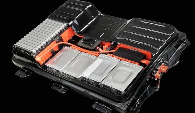 <strong>Nissan Leaf｜日産 リーフ</strong><br />バッテリーユニット