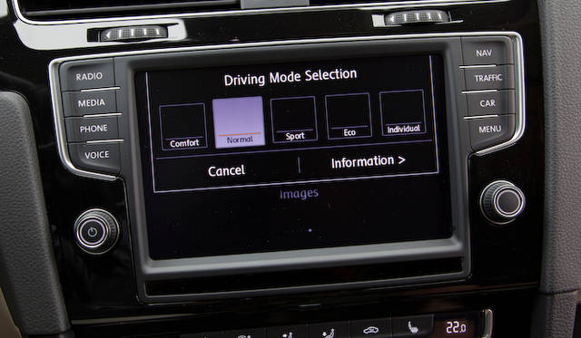 <strong>Volkswagen Golf 1.4TSI｜フォルクスワーゲン ゴルフ 1.4TSI</strong><br />ドライブモードは、コンフォート、ノーマル、エコの3つのプリセットと、ユーザーのカスタムセットを選択できる