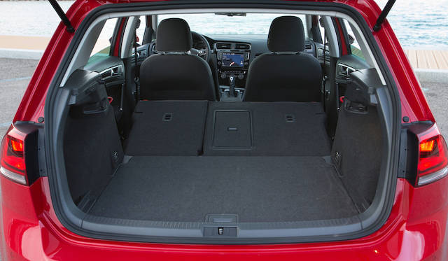 <strong>Volkswagen Golf 1.4TSI｜フォルクスワーゲン ゴルフ 1.4TSI</strong><br />後席を倒すことで、トランク容量は1,270リットルまで広がる