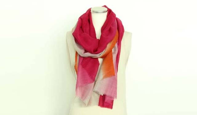 <strong>ahujasons｜オージャソン</strong>　シルクウールショール／オンブレー　BEIGE／PINK　1万2600円