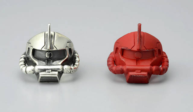 <strong>STRICT-G｜ストリクト ジー</strong>　STRICT-G×JAM HOME MADEコラボレーション　シャアザク フェイスリング（シルバー2万5200円、カーキ2万6250 円） ©SOTSU・SUNRISE