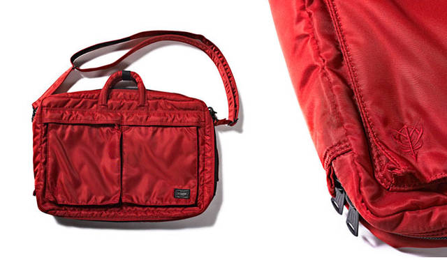 <strong>STRICT-G｜ストリクト ジー</strong>　STRICT-G×PORTERコラボレーション　3WAY BRIEF CASE（シャアザクVer.）3万450円 ©SOTSU・SUNRISE