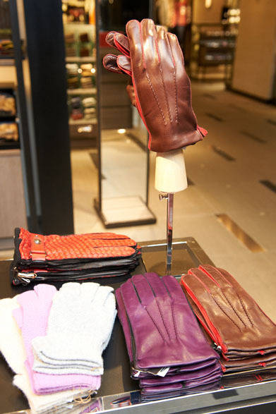 　阪急メンズ東京 地下1階