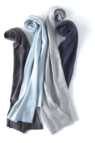 　ストール3万6750円（ザニエリ／阪急メンズ東京）