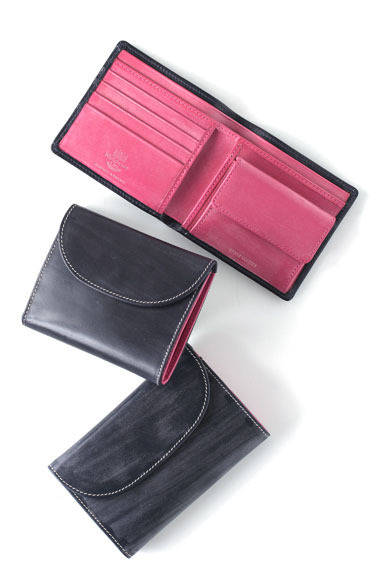 　二つ折りサイフ（コインケース付）2万9400円、三つ折りサイフ（ミニ）2万9400円、三つ折りサイフ3万1500円（すべてホワイトハウスコックス／阪急メンズ東京）