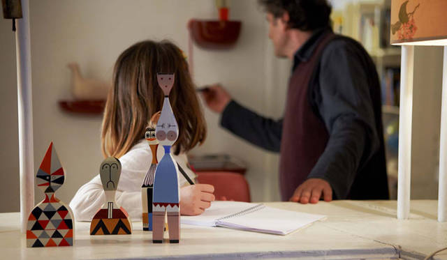 <strong>vitra｜ヴィトラ</strong>　©www.vitra.com