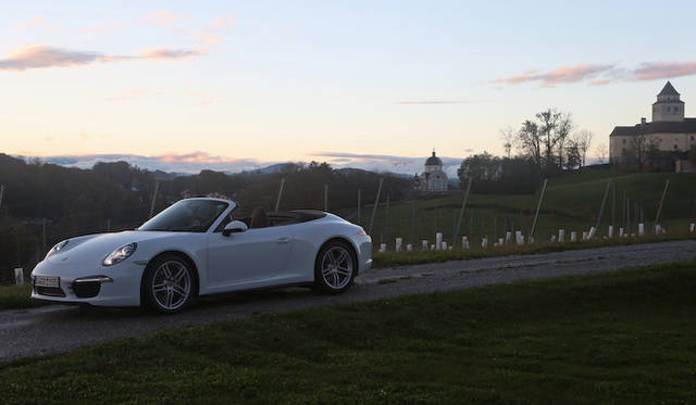 <strong>Porsche 911 Carrera 4S Cabriolet｜ポルシェ 911 カレラ4S カブリオレ</strong>