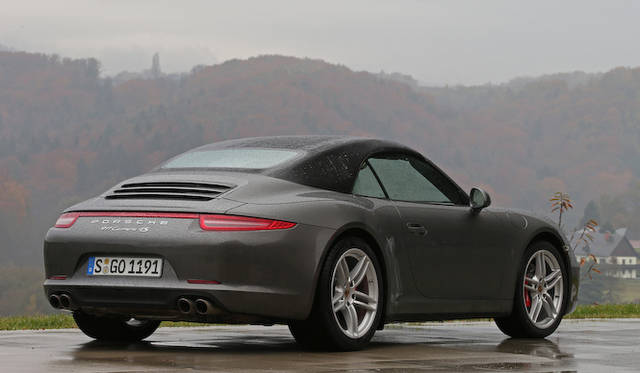 <strong>Porsche 911 Carrera 4S Cabriolet｜ポルシェ 911 カレラ4S カブリオレ</strong>