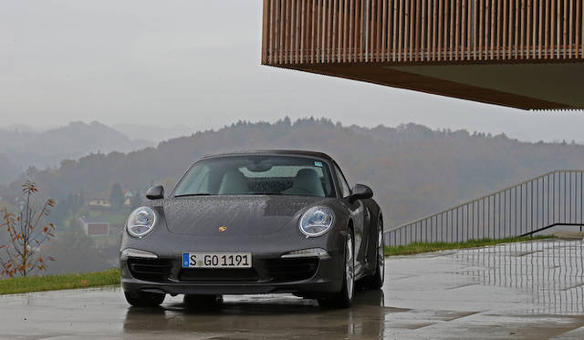 <strong>Porsche 911 Carrera 4S Cabriolet｜ポルシェ 911 カレラ4S カブリオレ</strong>