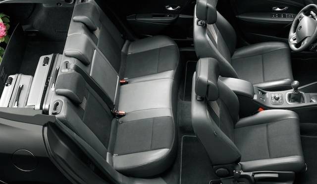 <strong>Renault Megane GT Line｜ルノー メガーヌ GTライン</strong><br />メガーヌ エステートGTライン