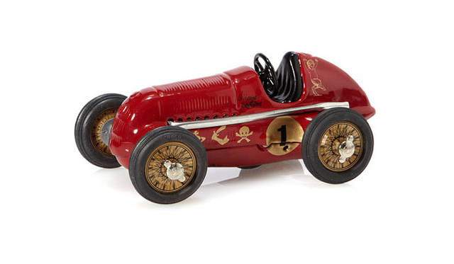 <strong>Vivienne Westwood｜ヴィヴィアン・ウエストウッド</strong>　コレクタブル・ミニカー