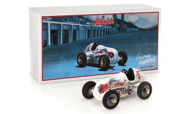 <strong>Vivienne Westwood｜ヴィヴィアン・ウエストウッド</strong>　コレクタブル・ミニカー