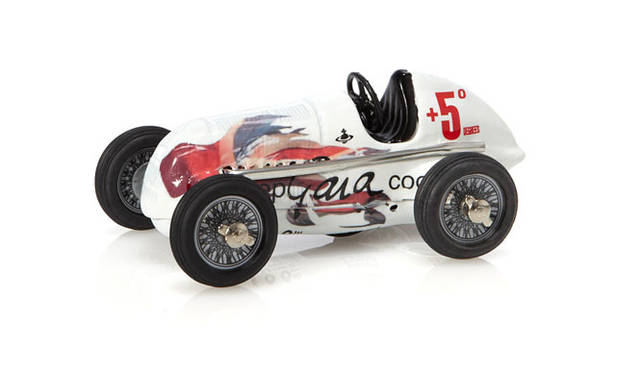 <strong>Vivienne Westwood｜ヴィヴィアン・ウエストウッド</strong>　コレクタブル・ミニカー