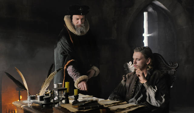 <strong>MOVIE｜文学史上最大の謎“シェイクスピア別人説”を描く 『もうひとりのシェイクスピア』 </strong>　©2011 Columbia Pictures Industries, Inc. and Beverly Blvd LLC All Rights Reserved 