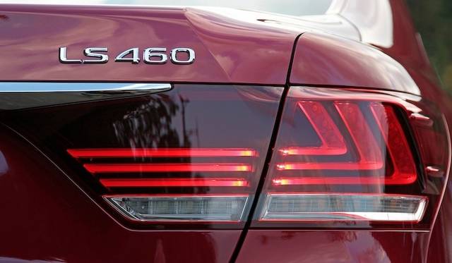 <strong>Lexus LS460 F Sport｜レクサス LS460 F スポーツ</strong>