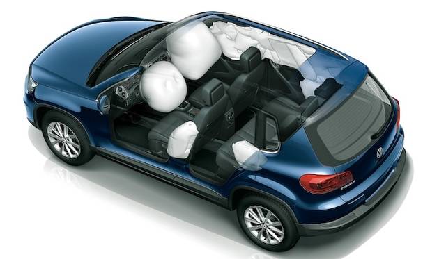<strong>Volkswagen Tiguan TSI BlueMotion Technology│<br />フォルクスワーゲン ティグアン TSIブルーモーションテクノロジー</strong><br />フロントのみならず、前席、後席のサイドやカーテンエアバッグなど、8個ものエアバッグを標準装備する