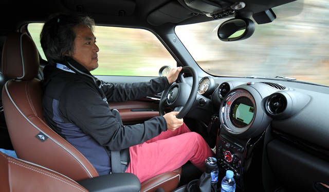 <strong>MINI Paceman｜ミニ ペースマン</strong><br />スペイン・マヨルカ島を舞台に開催されたペースマンの試乗会。九島辰也がテストドライブしたのは「クーパーS」のMTモデル 