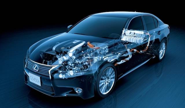 <strong>Lexus GS450h｜レクサス GS450h</strong><br />GS450hのハイブリッドシステム。BMWのものとくらべると、やや大がかりなものだが、モーター単体で200psもの出力を発生させる