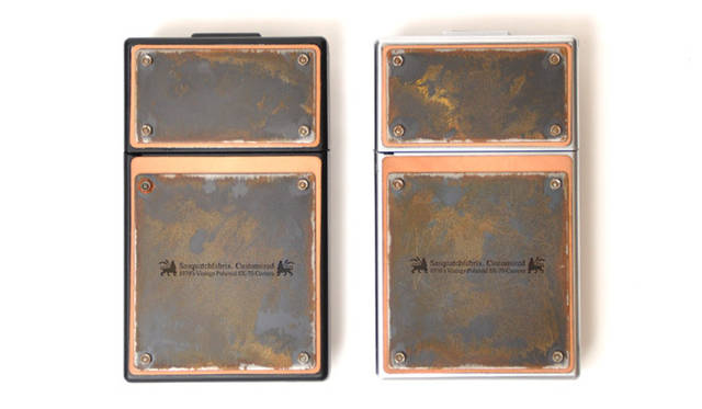 <strong>「Comic Foregrounds Exhibition by Wonder Worker Guerrilla Band.」 </strong>　シリアルナンバーとサインの入ったフィルムも限定300セット販売