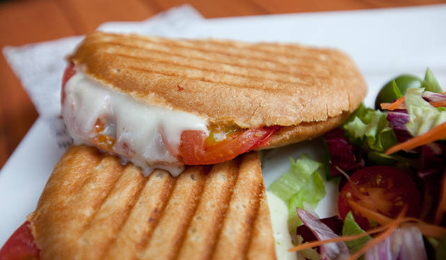 <strong>Lamborghini Christmas Cafe｜ランボルギーニ クリスマスカフェ</strong><br />本日のスペシャルパニーノ