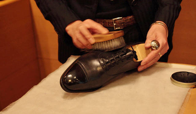 <strong>JOHN LOBB｜ジョンロブ</strong>　クリスマスフェアは、ジョンロブ直営店で、12月1日（土）から25日（火）まで開催