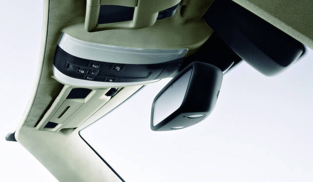 <strong>Mercedes-Benz SLS AMG GT Roadster｜メルセデス・ベンツ SLS AMG GT ロードスター</strong><br />オプション設定される「designoエクスクルーシブスタイル レザー」インテリア