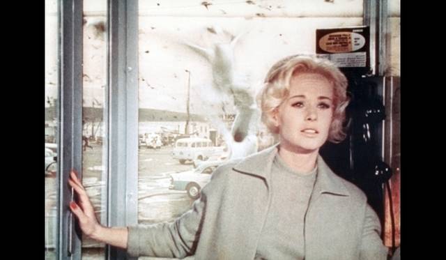 <strong>ART FILE 02｜「Hollywood Costume」</strong>  The Birds © Universal Pictures/Photofest/The Kobal Collection