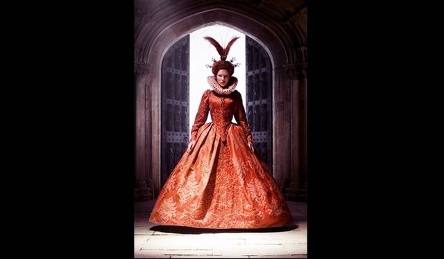 <strong>ART FILE 02｜「Hollywood Costume」</strong>  Elizabeth: The Golden Age  © Universal/Working Title/The Kobal Collection/Greg Williams