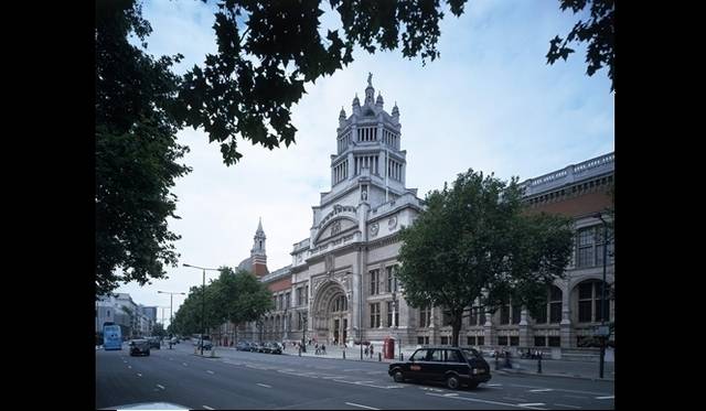 <strong>ART FILE 02｜「Hollywood Costume」</strong>  ヴィクトリア・アンド・アルバート博物館 ©V&A images