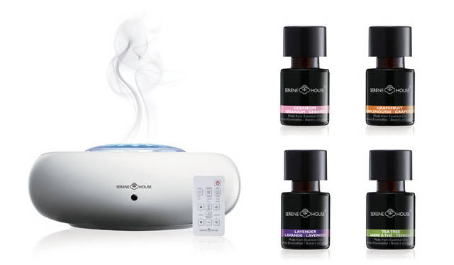 <strong>SERENE HOUSE｜セリーンハウス</strong>　左／超音波式アロマディフューザー「Donut II（ドーナツ）」、右／エッセンシャルオイル