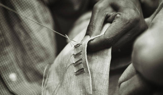 <strong>DOT・TAILOR｜ドットテーラー</strong>　ドットテーラーでは、ロロピアーナやチェルッティ1881など世界一流の生地メーカーの生地を使用